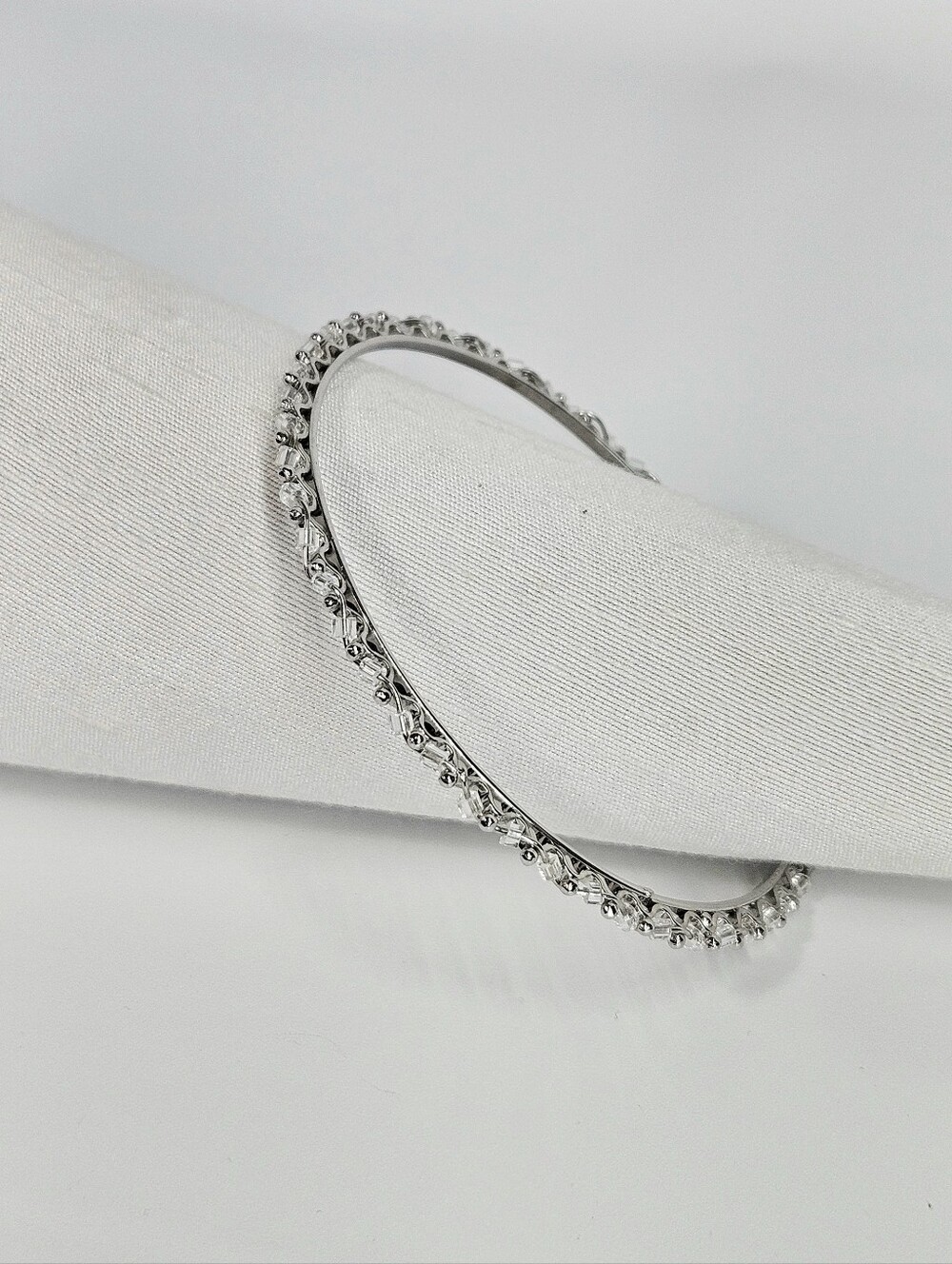Bracelet 9" Bangle Stacker Beaded Wire-Wrapped Glass Seed Bead/Cube Silver-Tone